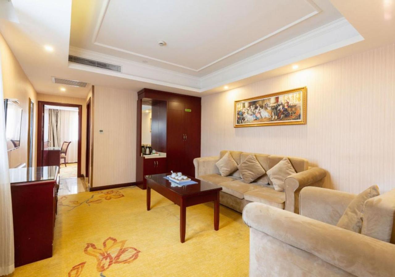 Vienna International - Jiaotong Humin Road Shanghai