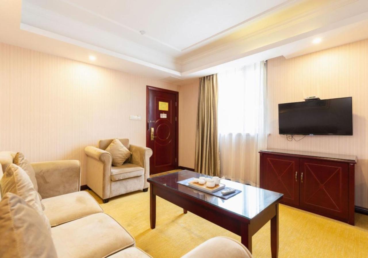 Hotel Vienna International - Jiaotong Humin Road 3*