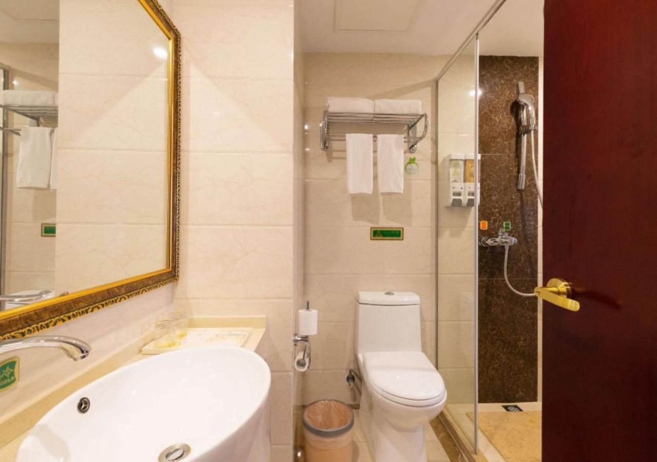 Vienna International - Jiaotong Humin Road Hotel 3*